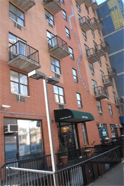 Metro Apartments New York 3*,